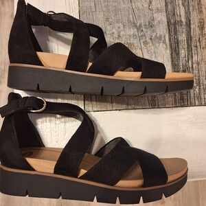 Dr. Scholl's Black Platform Sandals with Adjustable Straps